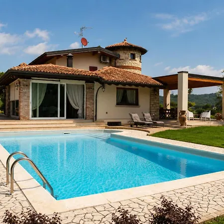 Cristina Villa Pedergnano