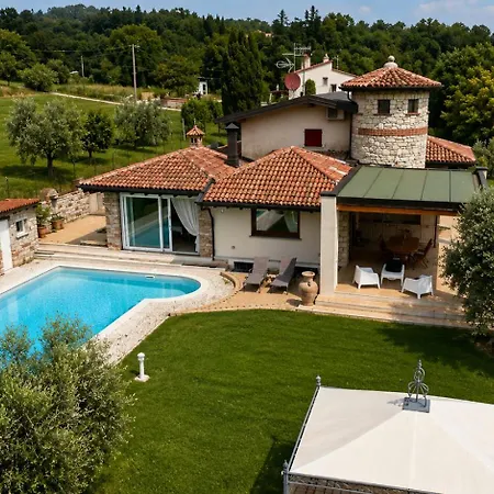 Cristina Villa Pedergnano