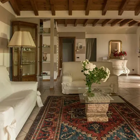 Cristina Villa Villa Pedergnano